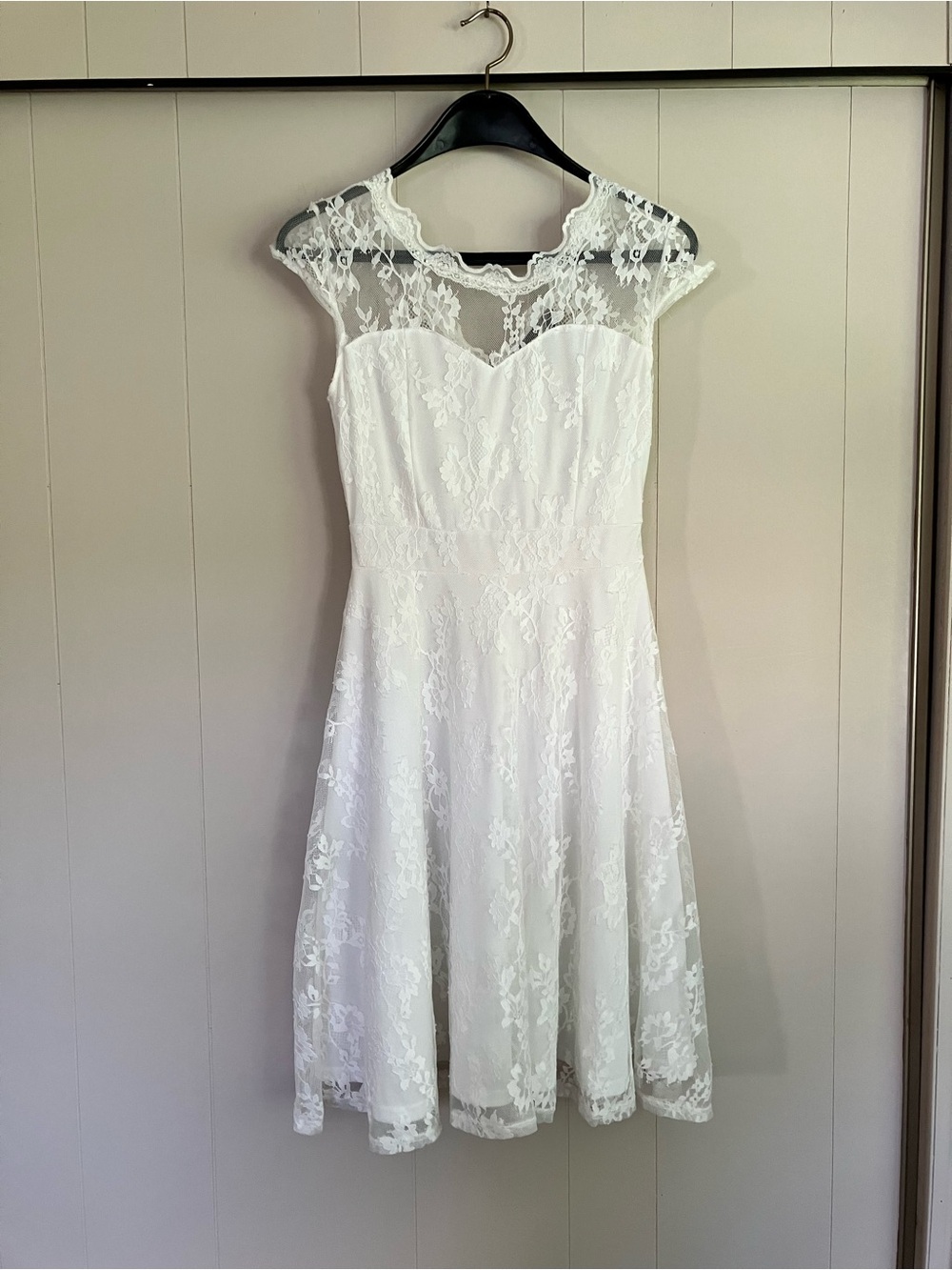 White Floral Lace Overlay Cap-Sleeve A-Line Wedding Dress